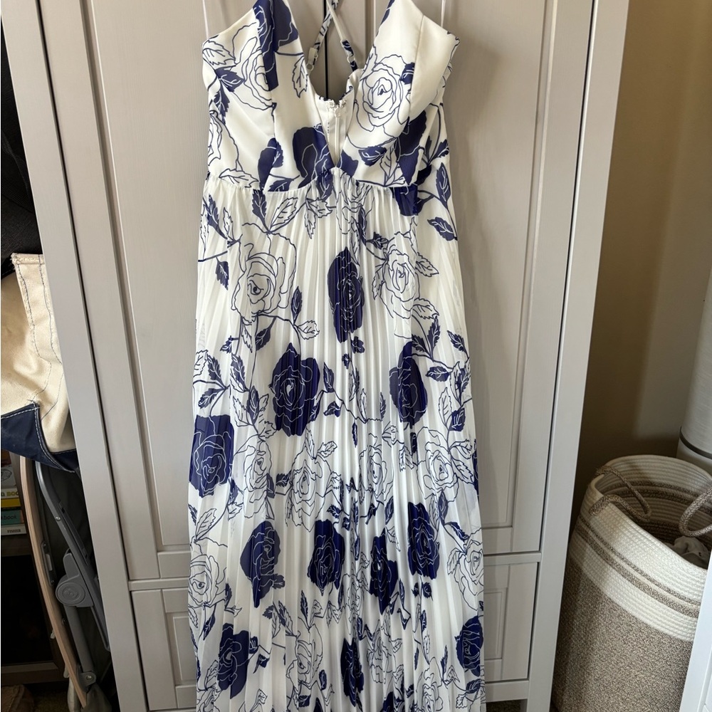 Lulu's Navy and White Floral Maxi Dress